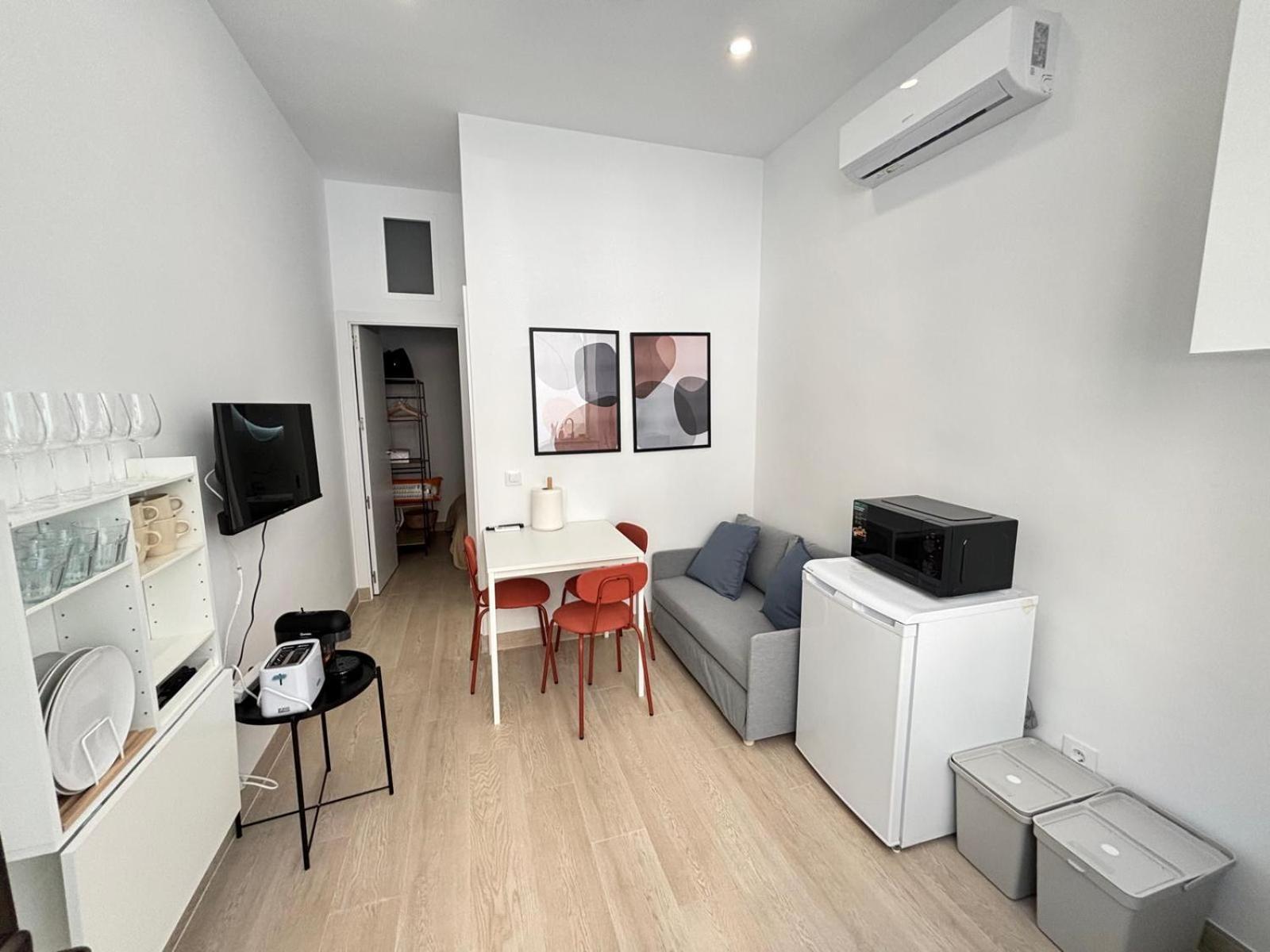 St17e Center Ac